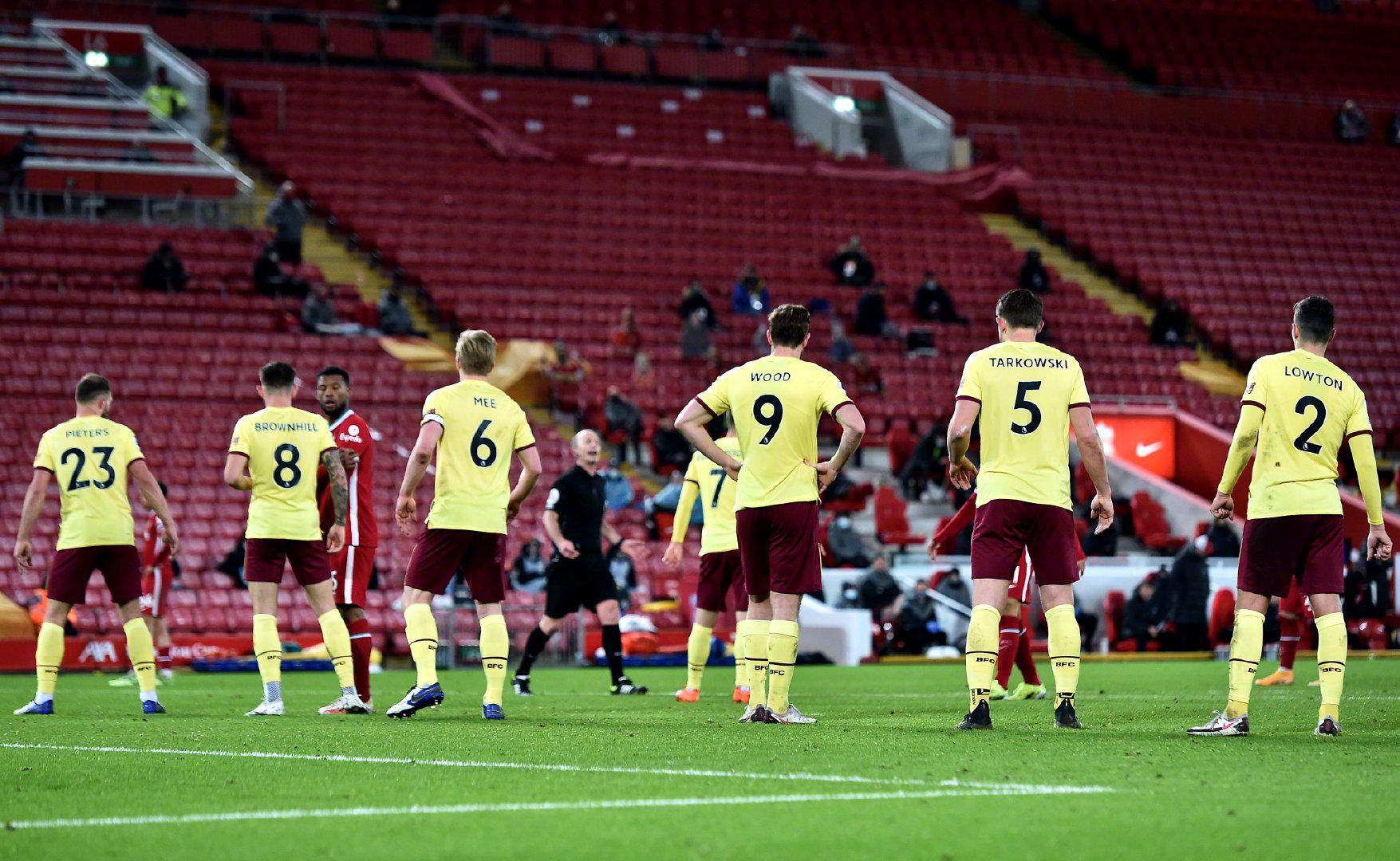 竞争激烈的 竞争激烈的